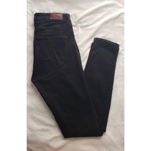Classic Stretch High-Rise Super Skinny Jeans